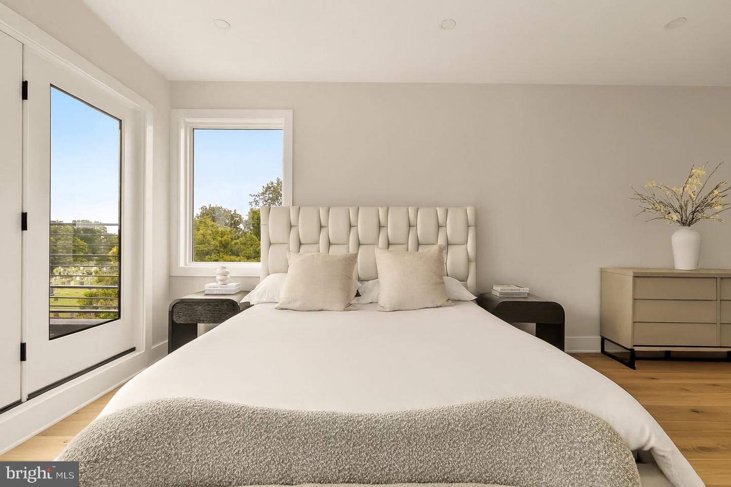 1631 G ST SE, WASHINGTON, District Of Columbia 20003, 5 Bedrooms Bedrooms, ,3 BathroomsBathrooms,Residential,For sale,1631 G ST SE,DCDC2244572 MLS # DCDC2244572