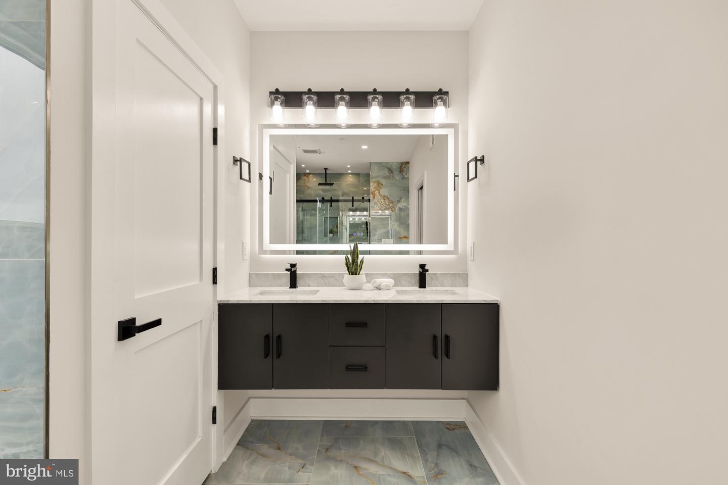 1631 G ST SE, WASHINGTON, District Of Columbia 20003, 5 Bedrooms Bedrooms, ,3 BathroomsBathrooms,Residential,For sale,1631 G ST SE,DCDC2244572 MLS # DCDC2244572