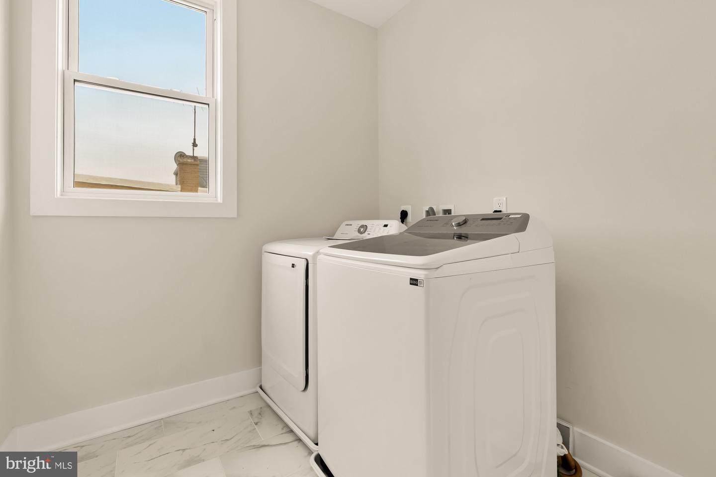 1631 G ST SE, WASHINGTON, District Of Columbia 20003, 5 Bedrooms Bedrooms, ,3 BathroomsBathrooms,Residential,For sale,1631 G ST SE,DCDC2244572 MLS # DCDC2244572