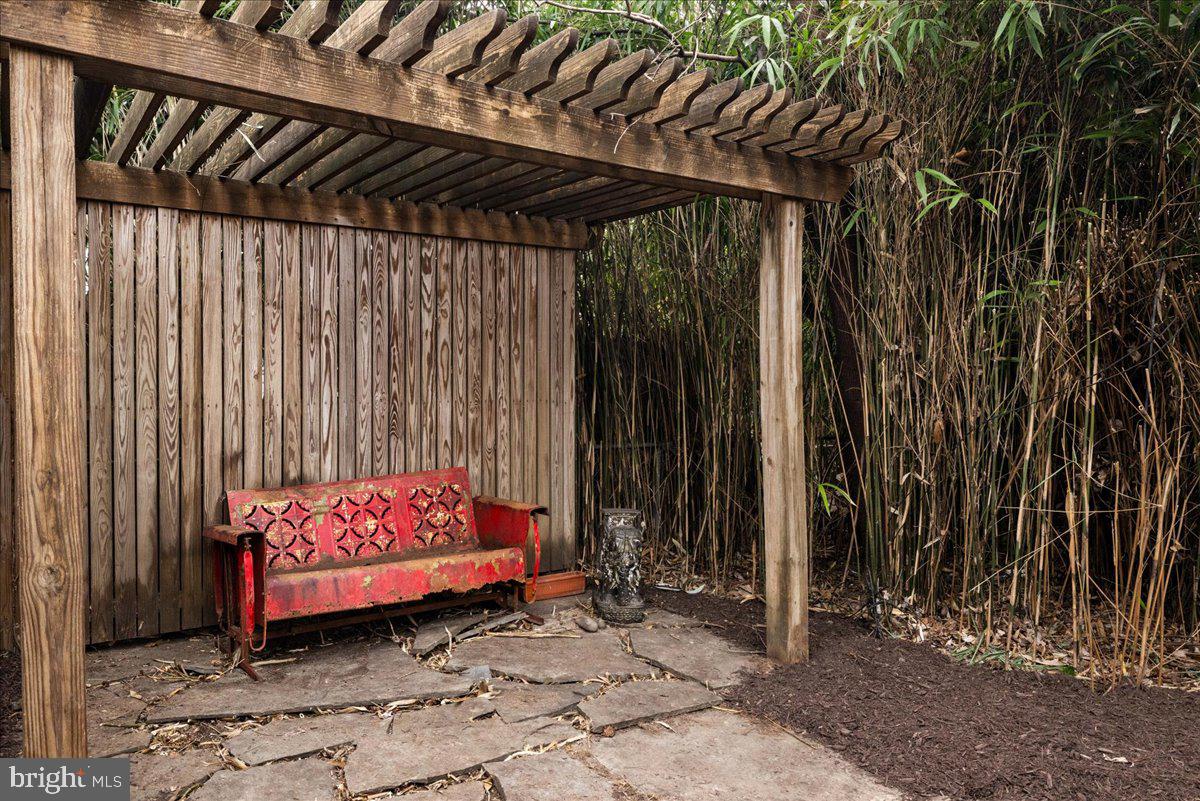 7953 BOLLING DR, ALEXANDRIA, Virginia 22308, 3 Bedrooms Bedrooms, ,2 BathroomsBathrooms,Residential,For sale,7953 BOLLING DR,VAFX2288910 MLS # VAFX2288910