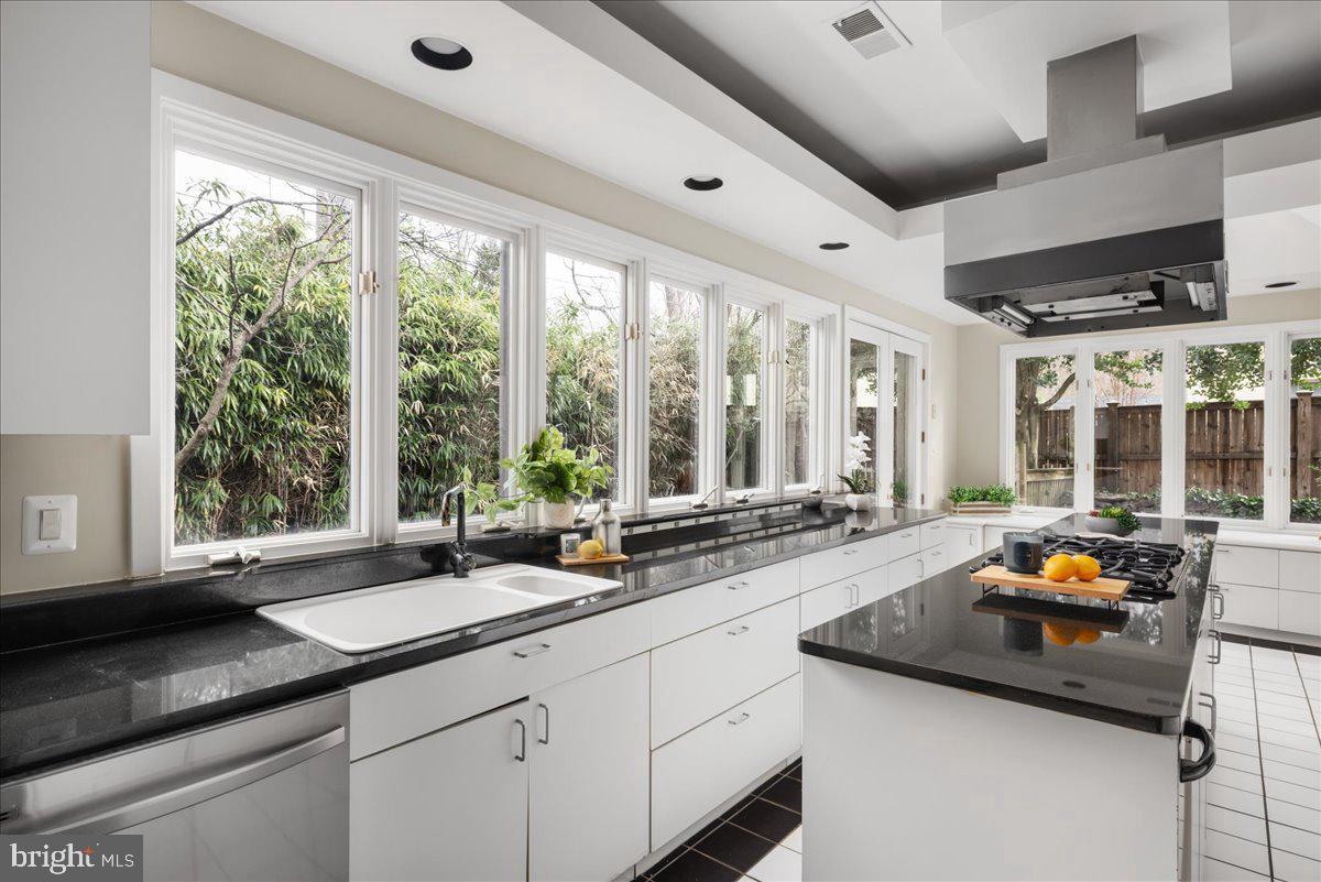 7953 BOLLING DR, ALEXANDRIA, Virginia 22308, 3 Bedrooms Bedrooms, ,2 BathroomsBathrooms,Residential,For sale,7953 BOLLING DR,VAFX2288910 MLS # VAFX2288910