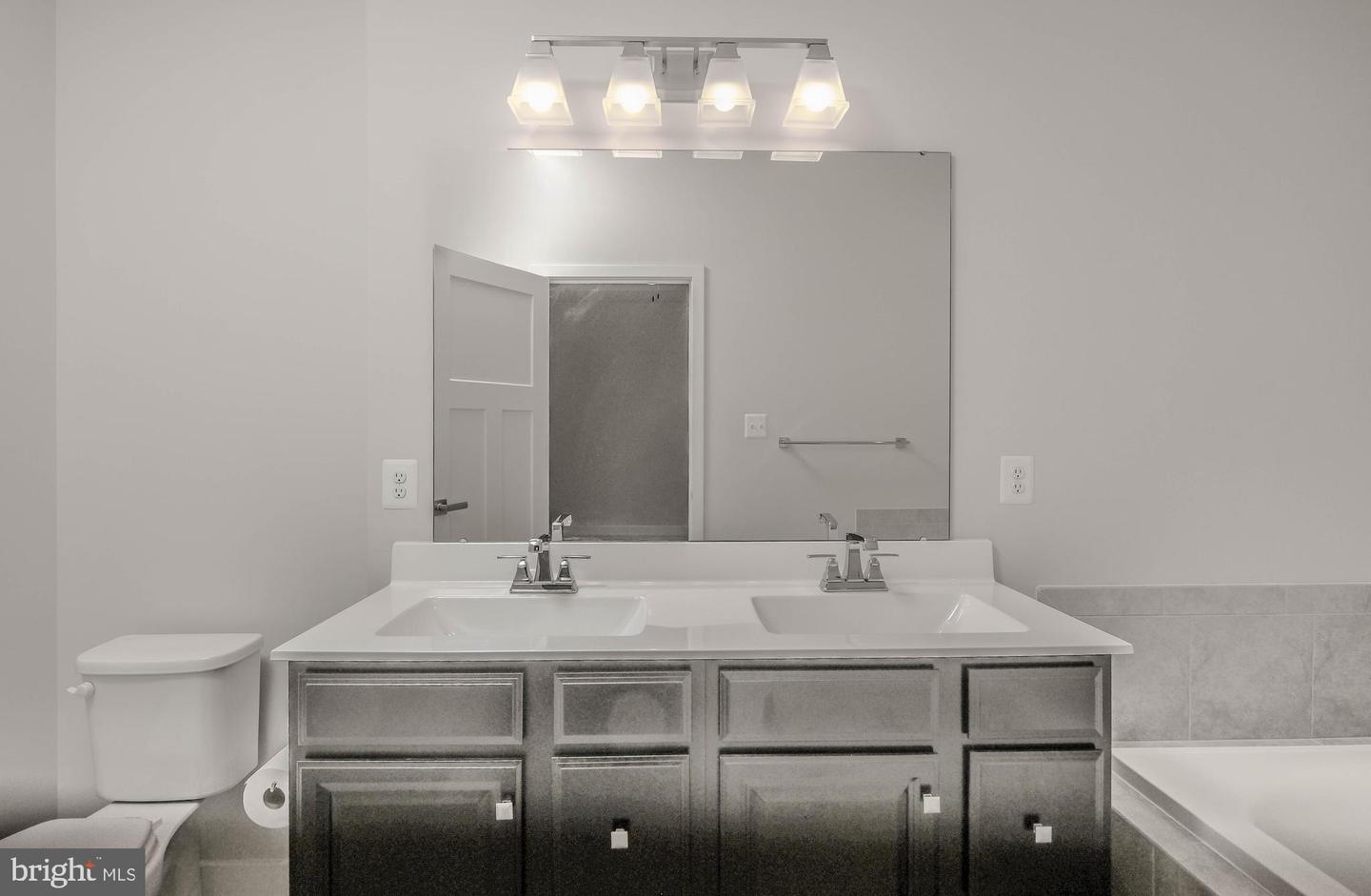 109 BAYHILL TER, LAKE FREDERICK, Virginia 22630, 3 Bedrooms Bedrooms, ,3 BathroomsBathrooms,Residential,For sale,109 BAYHILL TER,VAFV2039404 MLS # VAFV2039404