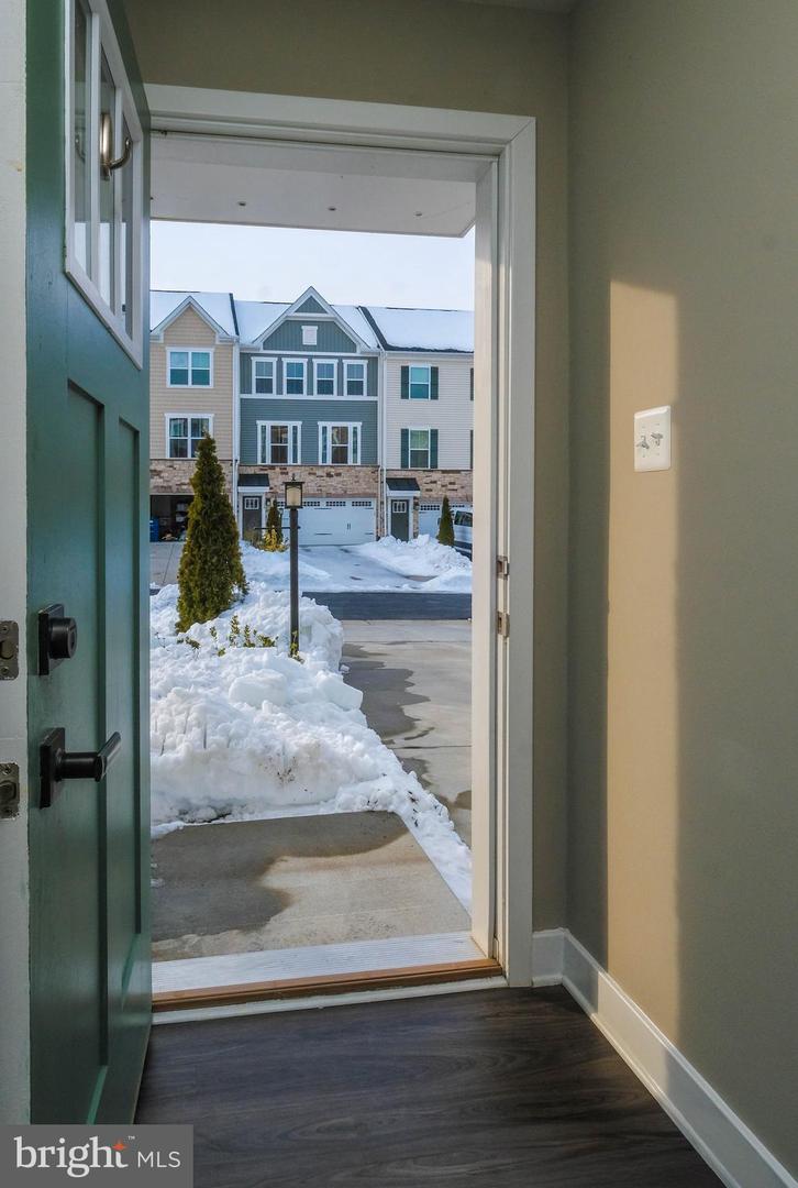 109 BAYHILL TER, LAKE FREDERICK, Virginia 22630, 3 Bedrooms Bedrooms, ,3 BathroomsBathrooms,Residential,For sale,109 BAYHILL TER,VAFV2039404 MLS # VAFV2039404