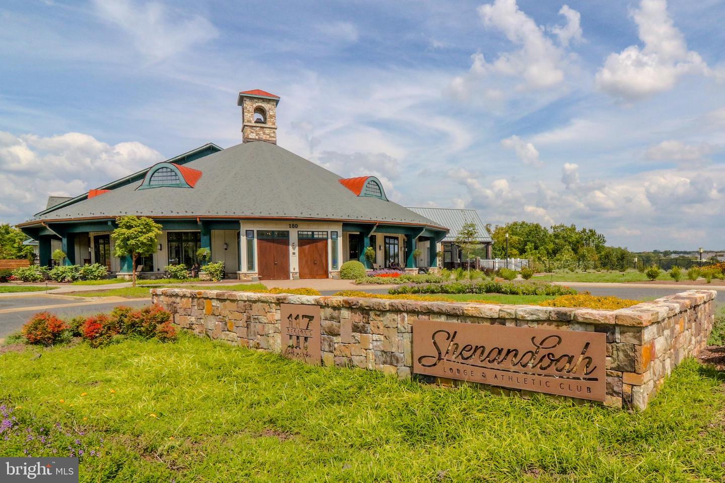 109 BAYHILL TER, LAKE FREDERICK, Virginia 22630, 3 Bedrooms Bedrooms, ,3 BathroomsBathrooms,Residential,For sale,109 BAYHILL TER,VAFV2039404 MLS # VAFV2039404