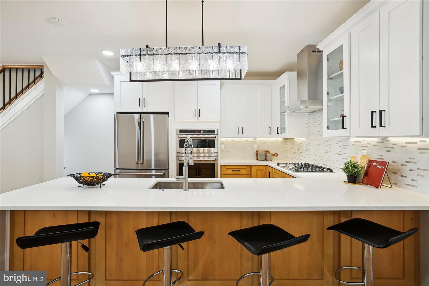 329 15TH ST NE, WASHINGTON, District Of Columbia 20002, 5 Bedrooms Bedrooms, ,4 BathroomsBathrooms,Residential,For sale,329 15TH ST NE,DCDC2244660 MLS # DCDC2244660