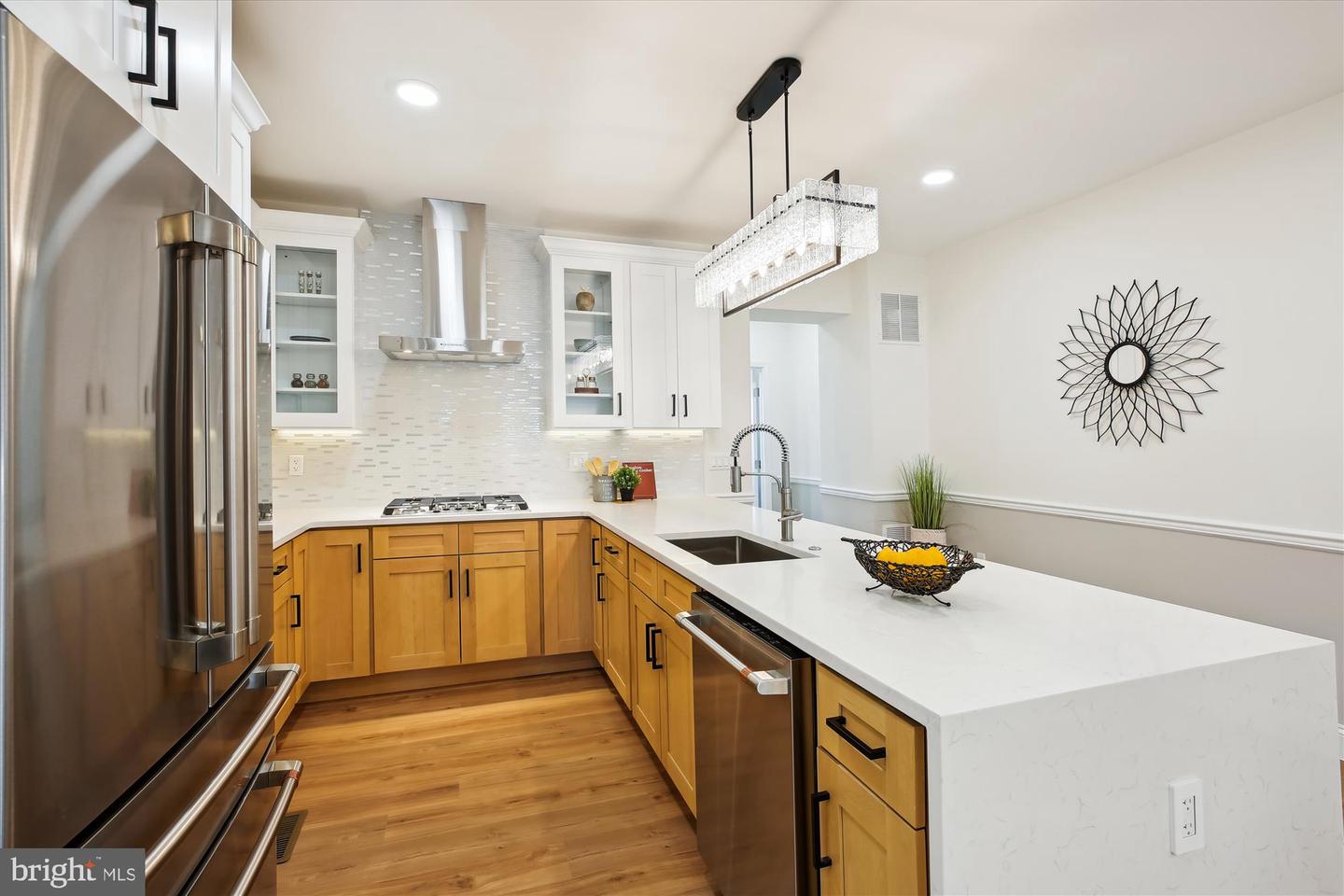 329 15TH ST NE, WASHINGTON, District Of Columbia 20002, 5 Bedrooms Bedrooms, ,4 BathroomsBathrooms,Residential,For sale,329 15TH ST NE,DCDC2244660 MLS # DCDC2244660