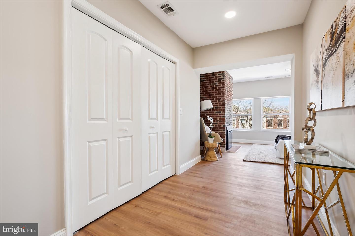 329 15TH ST NE, WASHINGTON, District Of Columbia 20002, 5 Bedrooms Bedrooms, ,4 BathroomsBathrooms,Residential,For sale,329 15TH ST NE,DCDC2244660 MLS # DCDC2244660