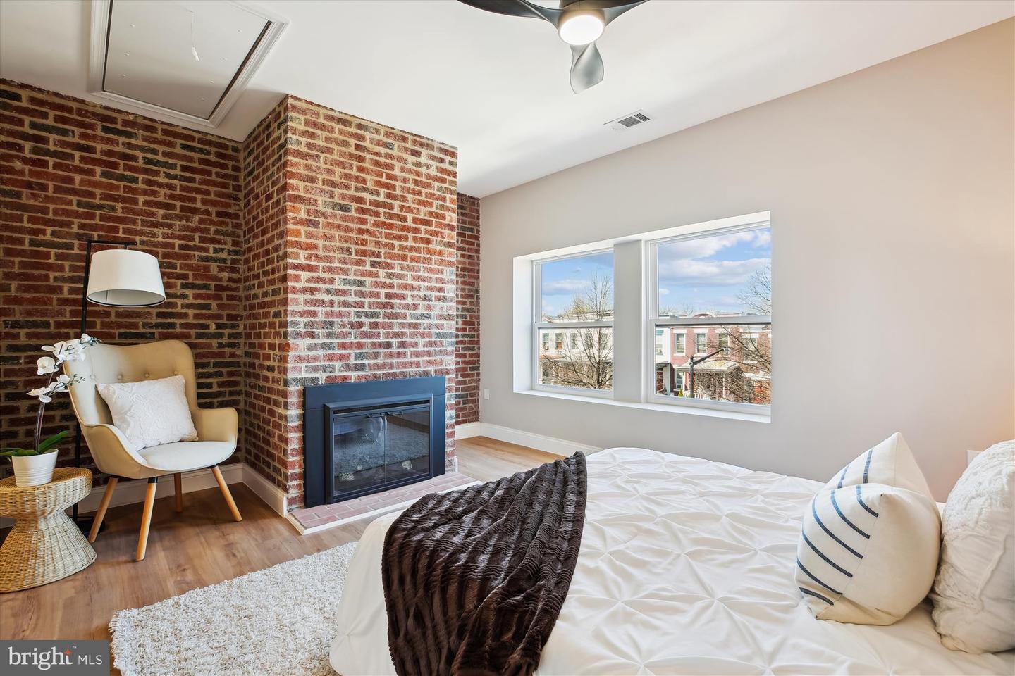 329 15TH ST NE, WASHINGTON, District Of Columbia 20002, 5 Bedrooms Bedrooms, ,4 BathroomsBathrooms,Residential,For sale,329 15TH ST NE,DCDC2244660 MLS # DCDC2244660