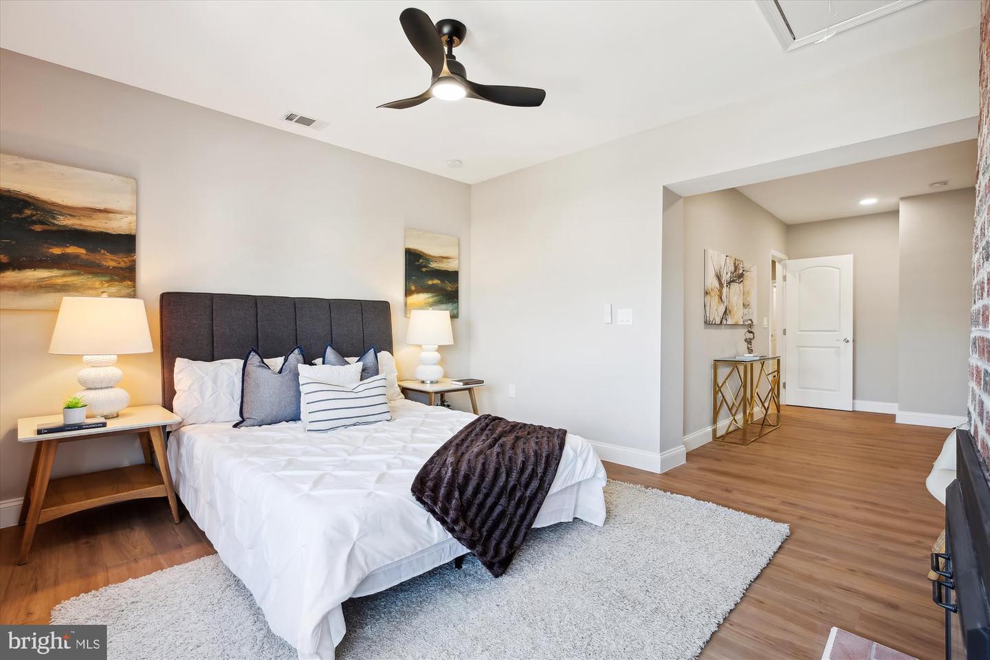 329 15TH ST NE, WASHINGTON, District Of Columbia 20002, 5 Bedrooms Bedrooms, ,4 BathroomsBathrooms,Residential,For sale,329 15TH ST NE,DCDC2244660 MLS # DCDC2244660