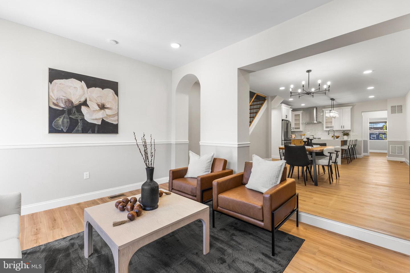 329 15TH ST NE, WASHINGTON, District Of Columbia 20002, 5 Bedrooms Bedrooms, ,4 BathroomsBathrooms,Residential,For sale,329 15TH ST NE,DCDC2244660 MLS # DCDC2244660