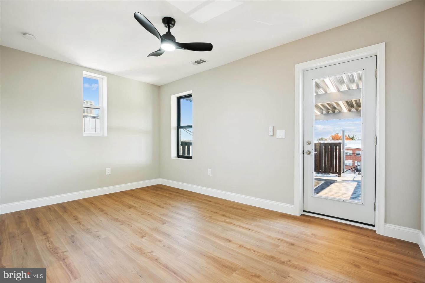 329 15TH ST NE, WASHINGTON, District Of Columbia 20002, 5 Bedrooms Bedrooms, ,4 BathroomsBathrooms,Residential,For sale,329 15TH ST NE,DCDC2244660 MLS # DCDC2244660