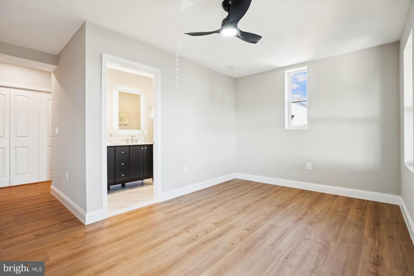 329 15TH ST NE, WASHINGTON, District Of Columbia 20002, 5 Bedrooms Bedrooms, ,4 BathroomsBathrooms,Residential,For sale,329 15TH ST NE,DCDC2244660 MLS # DCDC2244660