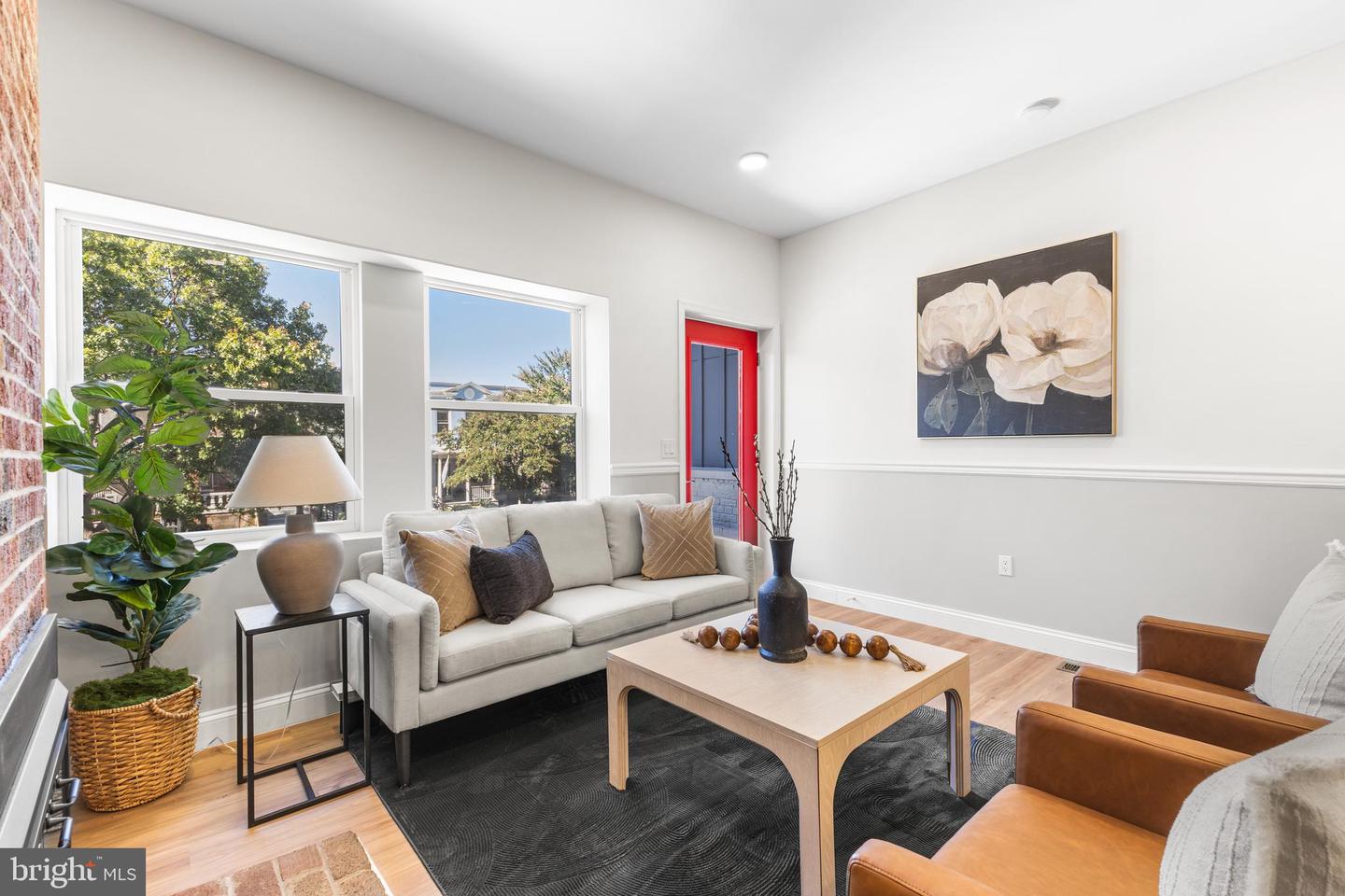 329 15TH ST NE, WASHINGTON, District Of Columbia 20002, 5 Bedrooms Bedrooms, ,4 BathroomsBathrooms,Residential,For sale,329 15TH ST NE,DCDC2244660 MLS # DCDC2244660