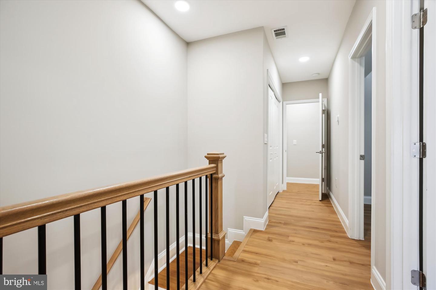 329 15TH ST NE, WASHINGTON, District Of Columbia 20002, 5 Bedrooms Bedrooms, ,4 BathroomsBathrooms,Residential,For sale,329 15TH ST NE,DCDC2244660 MLS # DCDC2244660