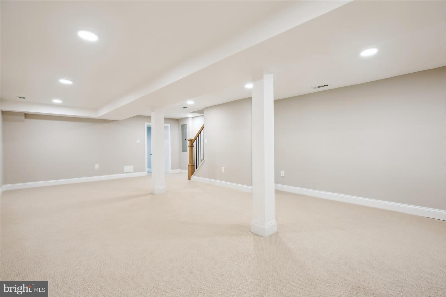 329 15TH ST NE, WASHINGTON, District Of Columbia 20002, 5 Bedrooms Bedrooms, ,4 BathroomsBathrooms,Residential,For sale,329 15TH ST NE,DCDC2244660 MLS # DCDC2244660