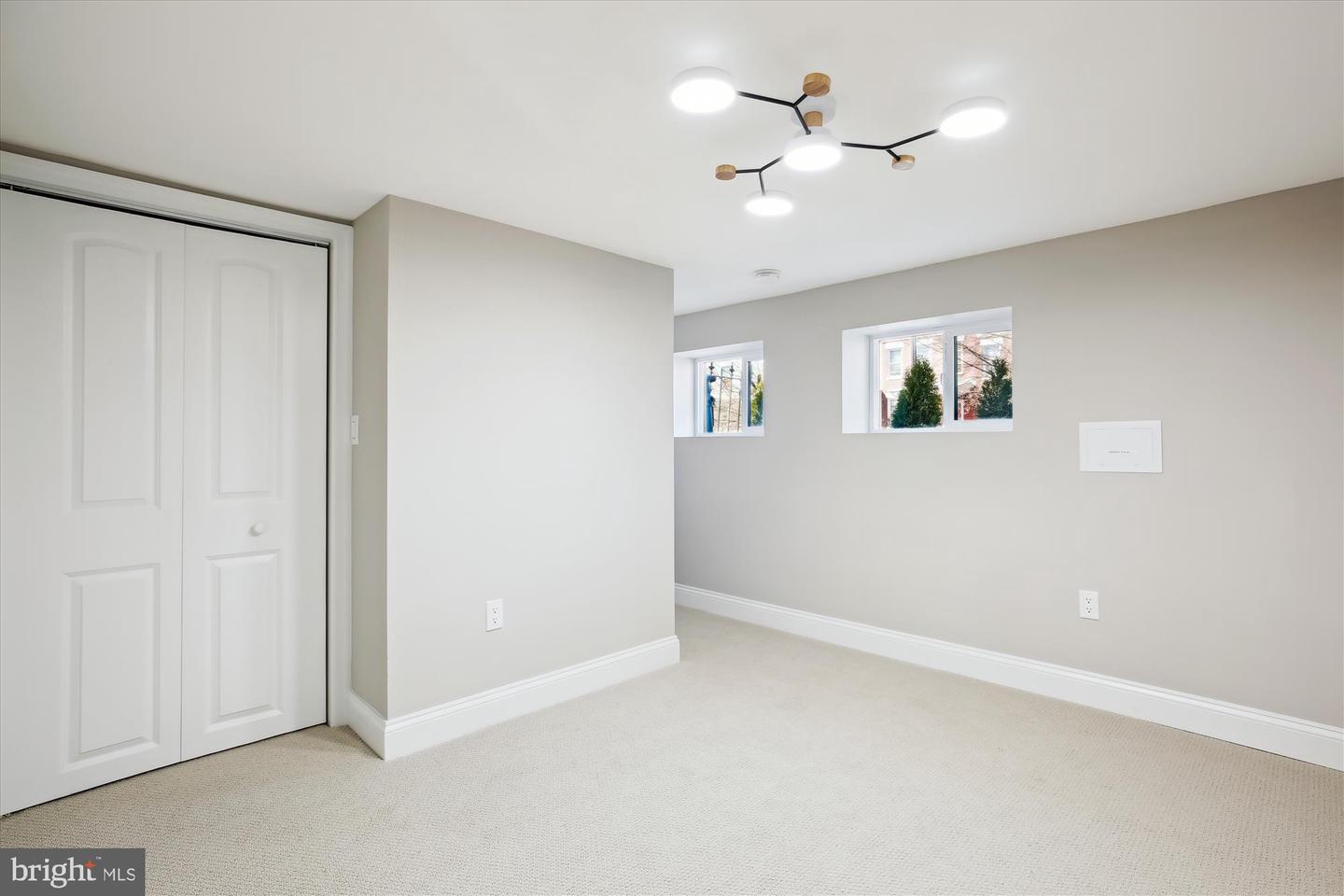 329 15TH ST NE, WASHINGTON, District Of Columbia 20002, 5 Bedrooms Bedrooms, ,4 BathroomsBathrooms,Residential,For sale,329 15TH ST NE,DCDC2244660 MLS # DCDC2244660