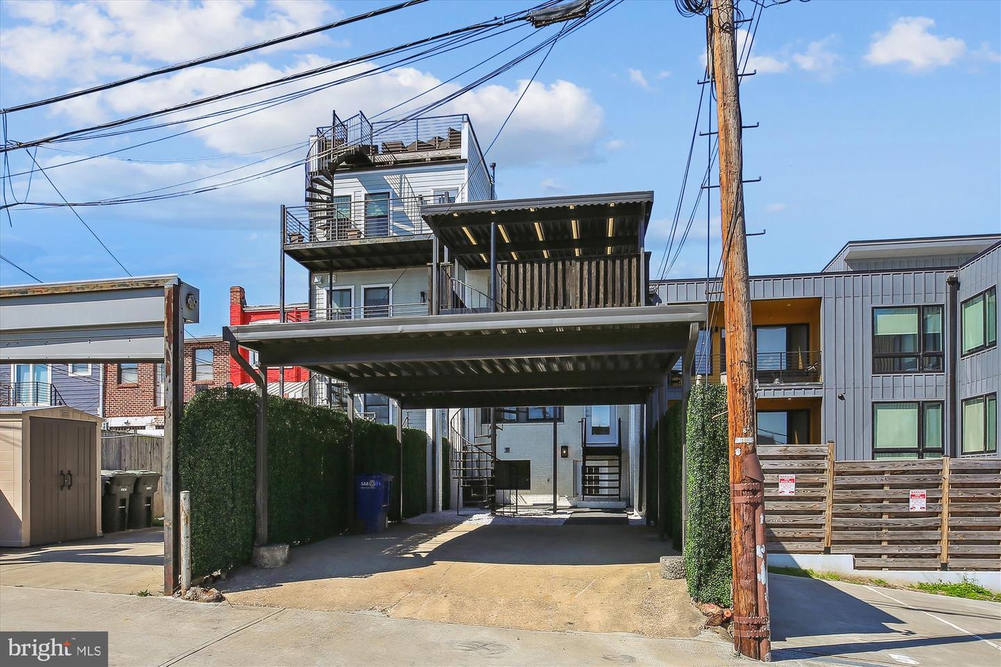 329 15TH ST NE, WASHINGTON, District Of Columbia 20002, 5 Bedrooms Bedrooms, ,4 BathroomsBathrooms,Residential,For sale,329 15TH ST NE,DCDC2244660 MLS # DCDC2244660