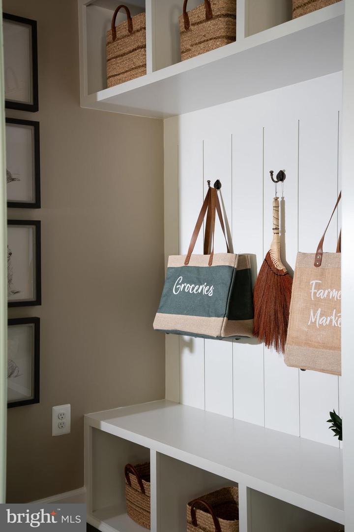 11572 CHAPMAN MILL DR, GLEN ALLEN, Virginia 23060, 4 Bedrooms Bedrooms, ,2 BathroomsBathrooms,Residential,For sale,11572 CHAPMAN MILL DR,VAHN2001162 MLS # VAHN2001162