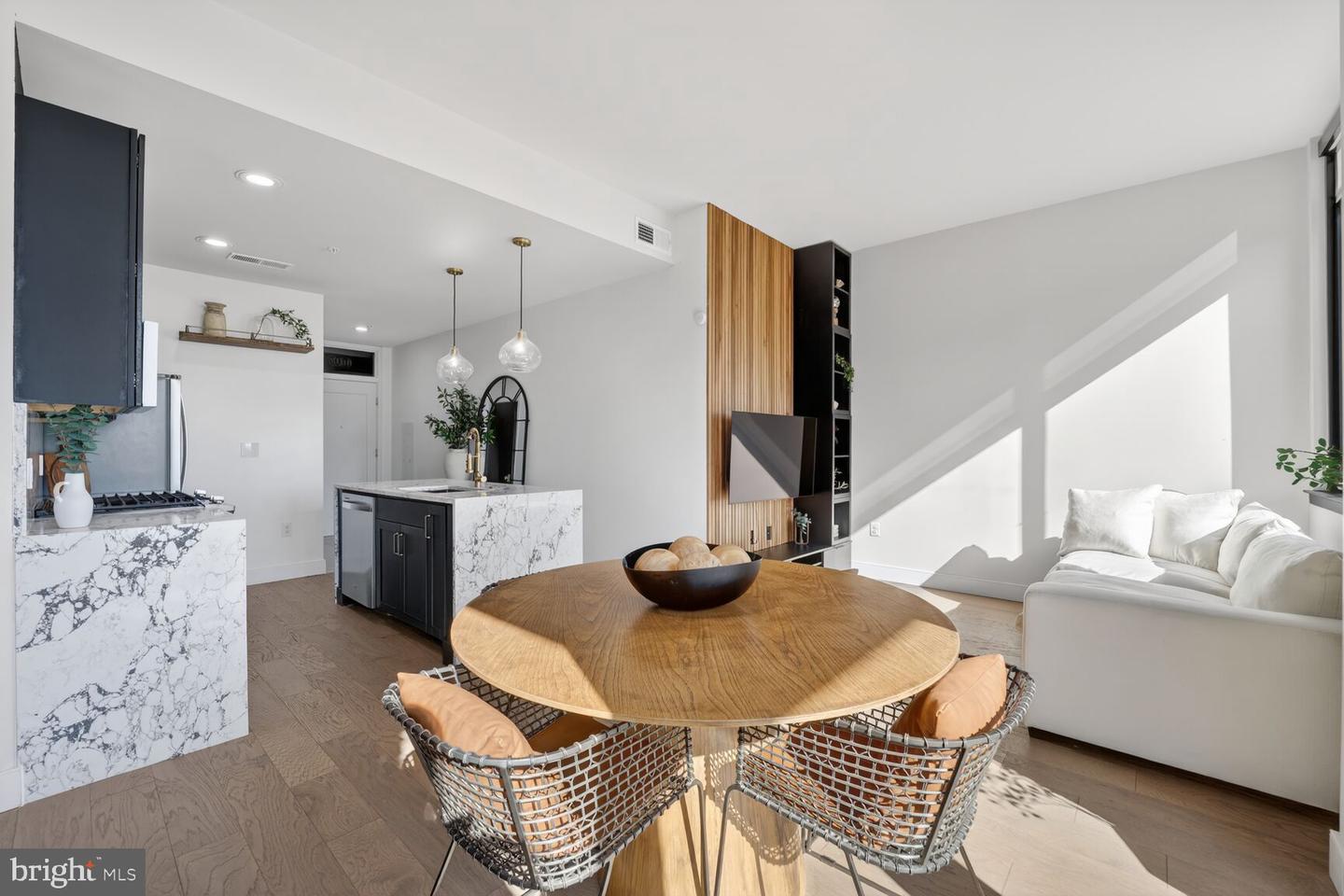 2000 CLARENDON BLVD #1107, ARLINGTON, Virginia 22201, 1 Bedroom Bedrooms, ,1 BathroomBathrooms,Residential,For sale,2000 CLARENDON BLVD #1107,VAAR2068502 MLS # VAAR2068502