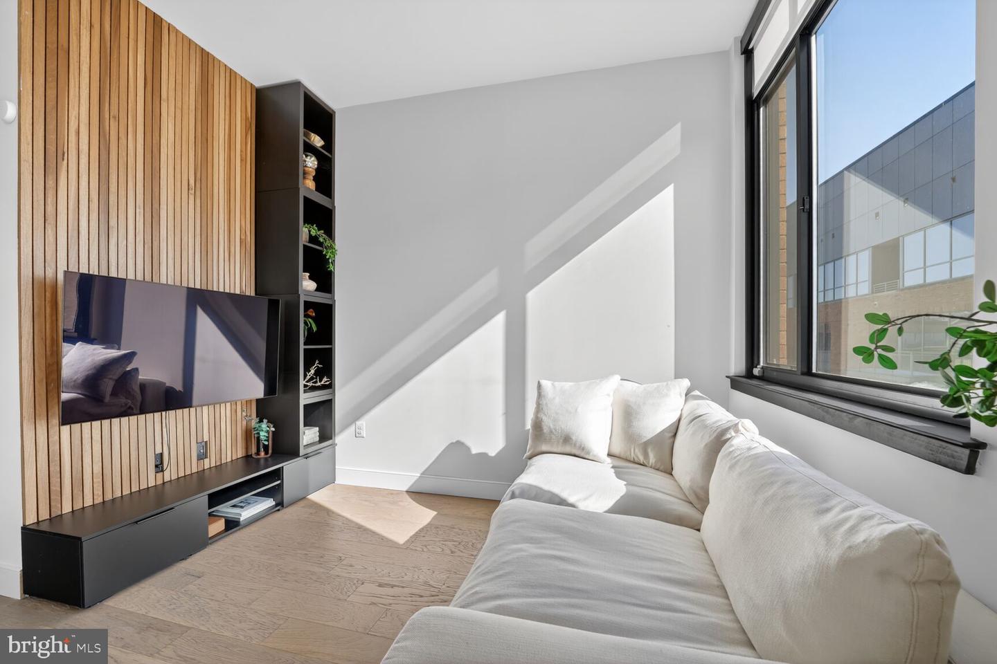 2000 CLARENDON BLVD #1107, ARLINGTON, Virginia 22201, 1 Bedroom Bedrooms, ,1 BathroomBathrooms,Residential,For sale,2000 CLARENDON BLVD #1107,VAAR2068502 MLS # VAAR2068502