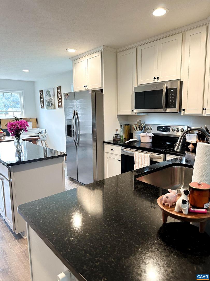 307 15TH ST, GROTTOES, Virginia 24441, 3 Bedrooms Bedrooms, ,2 BathroomsBathrooms,Residential,For sale,307 15TH ST,673032 MLS # 673032