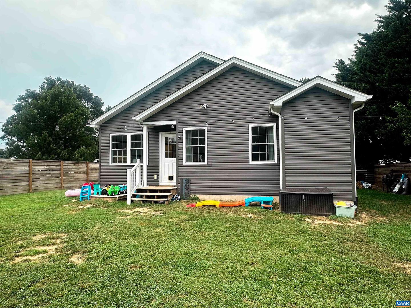 307 15TH ST, GROTTOES, Virginia 24441, 3 Bedrooms Bedrooms, ,2 BathroomsBathrooms,Residential,For sale,307 15TH ST,673032 MLS # 673032