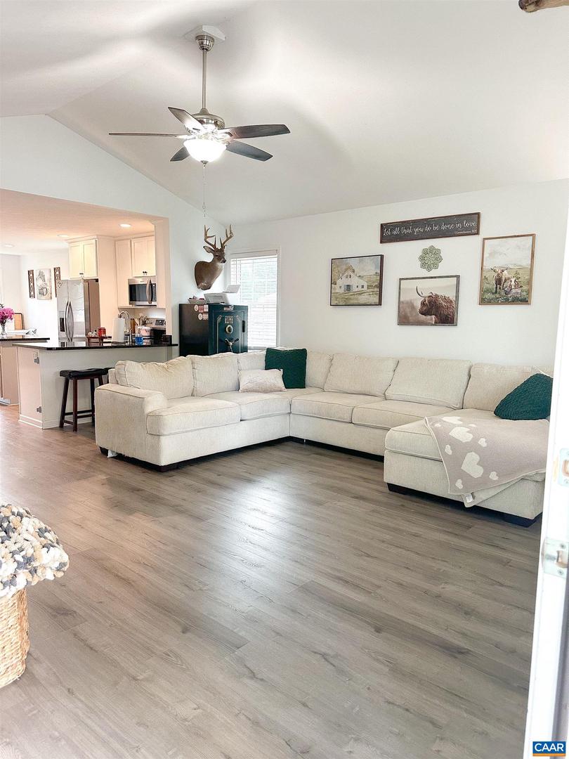 307 15TH ST, GROTTOES, Virginia 24441, 3 Bedrooms Bedrooms, ,2 BathroomsBathrooms,Residential,For sale,307 15TH ST,673032 MLS # 673032