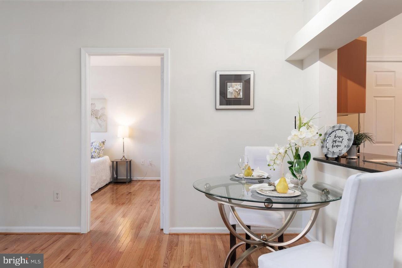 12956 CENTRE PARK CIR #110, HERNDON, Virginia 20171, 2 Bedrooms Bedrooms, ,2 BathroomsBathrooms,Residential,For sale,12956 CENTRE PARK CIR #110,VAFX2289044 MLS # VAFX2289044