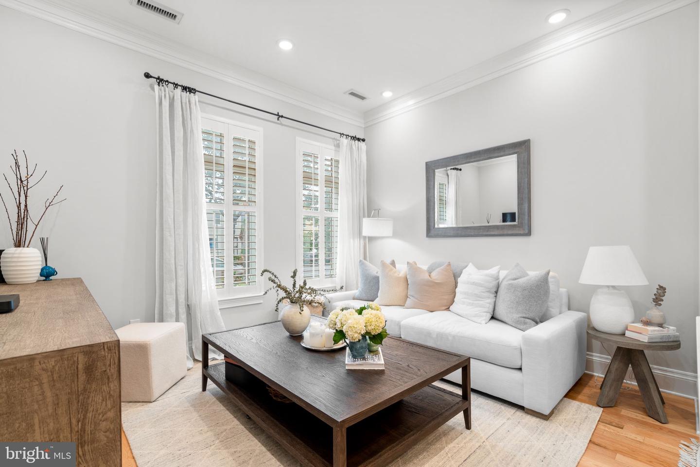 300 8TH ST NE #102, WASHINGTON, District Of Columbia 20002, 1 Bedroom Bedrooms, 4 Rooms Rooms,1 BathroomBathrooms,Residential,For sale,300 8TH ST NE #102,DCDC2244690 MLS # DCDC2244690