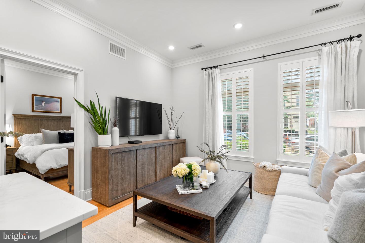 300 8TH ST NE #102, WASHINGTON, District Of Columbia 20002, 1 Bedroom Bedrooms, 4 Rooms Rooms,1 BathroomBathrooms,Residential,For sale,300 8TH ST NE #102,DCDC2244690 MLS # DCDC2244690