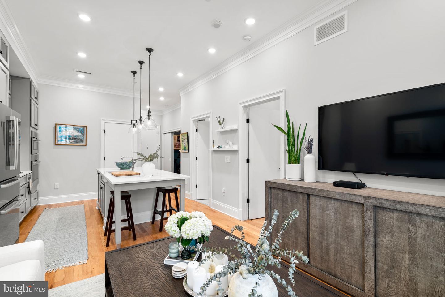 300 8TH ST NE #102, WASHINGTON, District Of Columbia 20002, 1 Bedroom Bedrooms, 4 Rooms Rooms,1 BathroomBathrooms,Residential,For sale,300 8TH ST NE #102,DCDC2244690 MLS # DCDC2244690