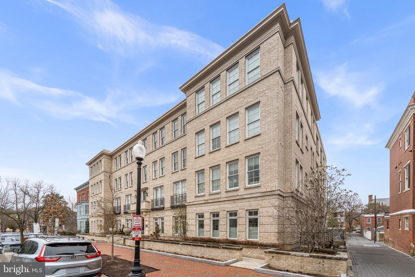 300 8TH ST NE #102, WASHINGTON, District Of Columbia 20002, 1 Bedroom Bedrooms, 4 Rooms Rooms,1 BathroomBathrooms,Residential,For sale,300 8TH ST NE #102,DCDC2244690 MLS # DCDC2244690