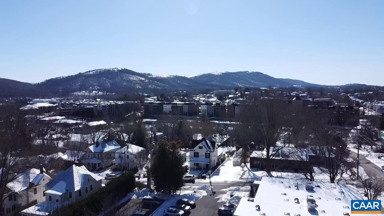 320 B 11TH ST, CHARLOTTESVILLE, Virginia 22902, 4 Bedrooms Bedrooms, ,4 BathroomsBathrooms,Residential,For sale,320 B 11TH ST,673036 MLS # 673036