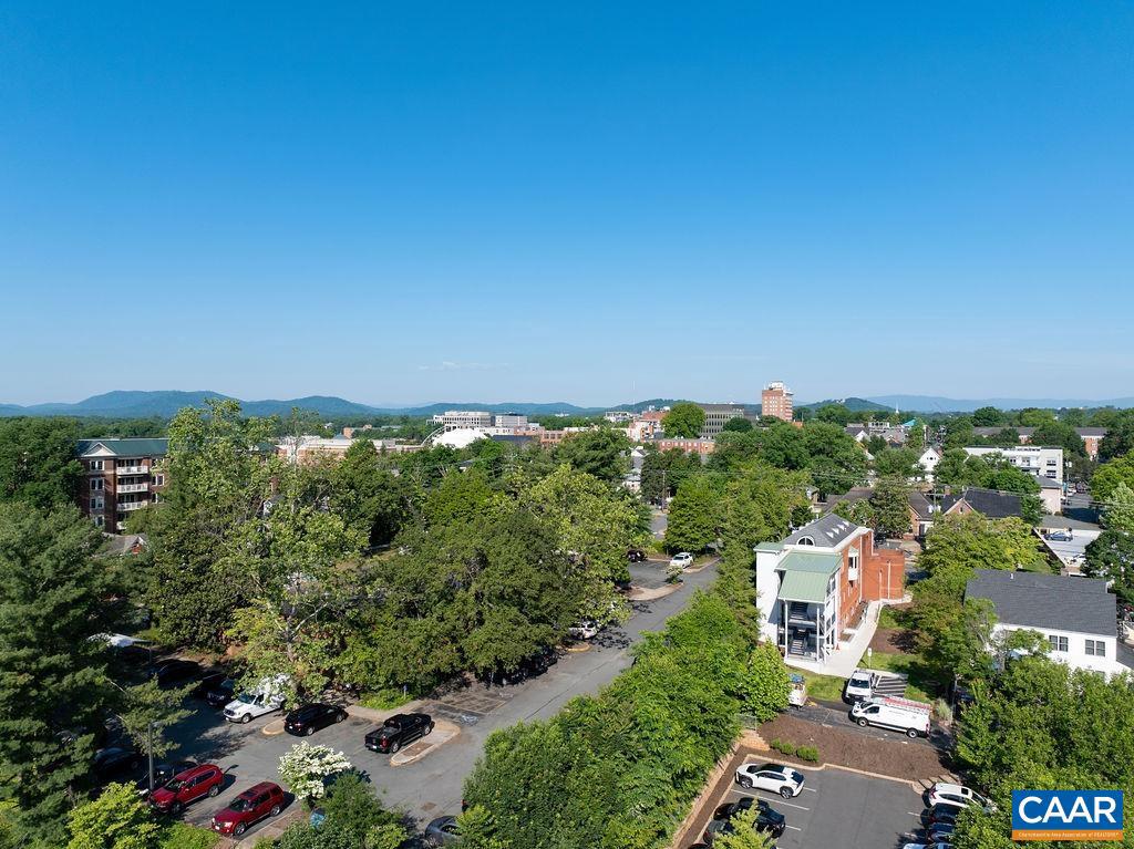 320 B 11TH ST, CHARLOTTESVILLE, Virginia 22902, 4 Bedrooms Bedrooms, ,4 BathroomsBathrooms,Residential,For sale,320 B 11TH ST,673036 MLS # 673036