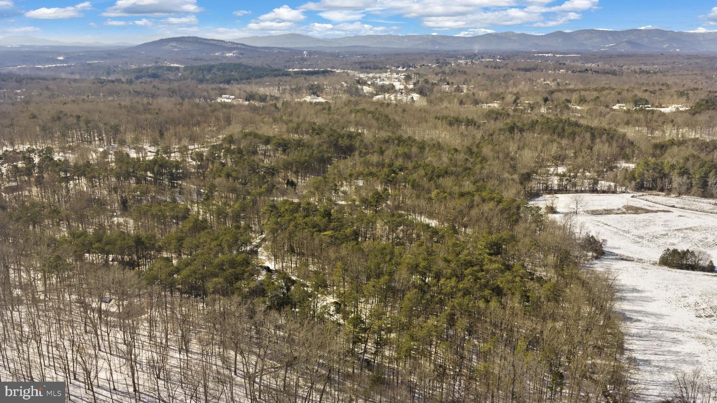 79 E CEDAR DR, RUCKERSVILLE, Virginia 22968, 4 Bedrooms Bedrooms, ,3 BathroomsBathrooms,Residential,For sale,79 E CEDAR DR,VAGR2000806 MLS # VAGR2000806