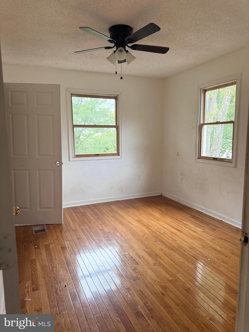 1 CARROLL DR, STAFFORD, Virginia 22554, 5 Bedrooms Bedrooms, 9 Rooms Rooms,3 BathroomsBathrooms,Residential,For sale,1 CARROLL DR,VAST2045792 MLS # VAST2045792