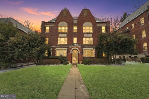 3026 PORTER ST NW #101, WASHINGTON, District Of Columbia 20008, 1 Bedroom Bedrooms, ,1 BathroomBathrooms,Residential,For sale,3026 PORTER ST NW #101,DCDC2244682 MLS # DCDC2244682