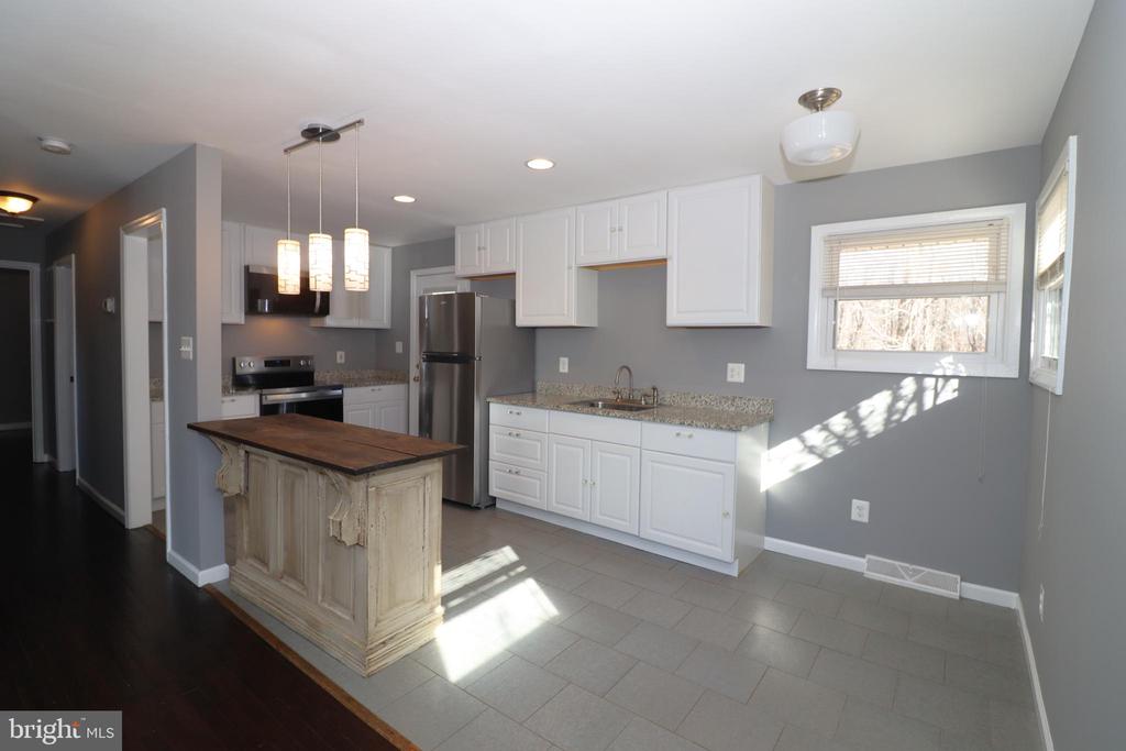 12551 BRISTERSBURG RD, MIDLAND, Virginia, 3 Bedrooms Bedrooms, ,1 BathroomBathrooms,Residential,12551 BRISTERSBURG RD,VAFQ2020206 MLS # VAFQ2020206