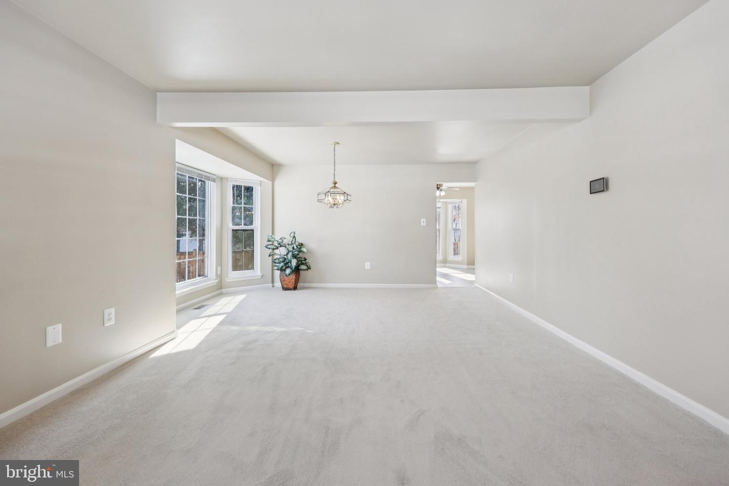 9395 CLOVERHILL CT, MANASSAS, Virginia 20110, 4 Bedrooms Bedrooms, ,2 BathroomsBathrooms,Residential,For sale,9395 CLOVERHILL CT,VAMN2009148 MLS # VAMN2009148