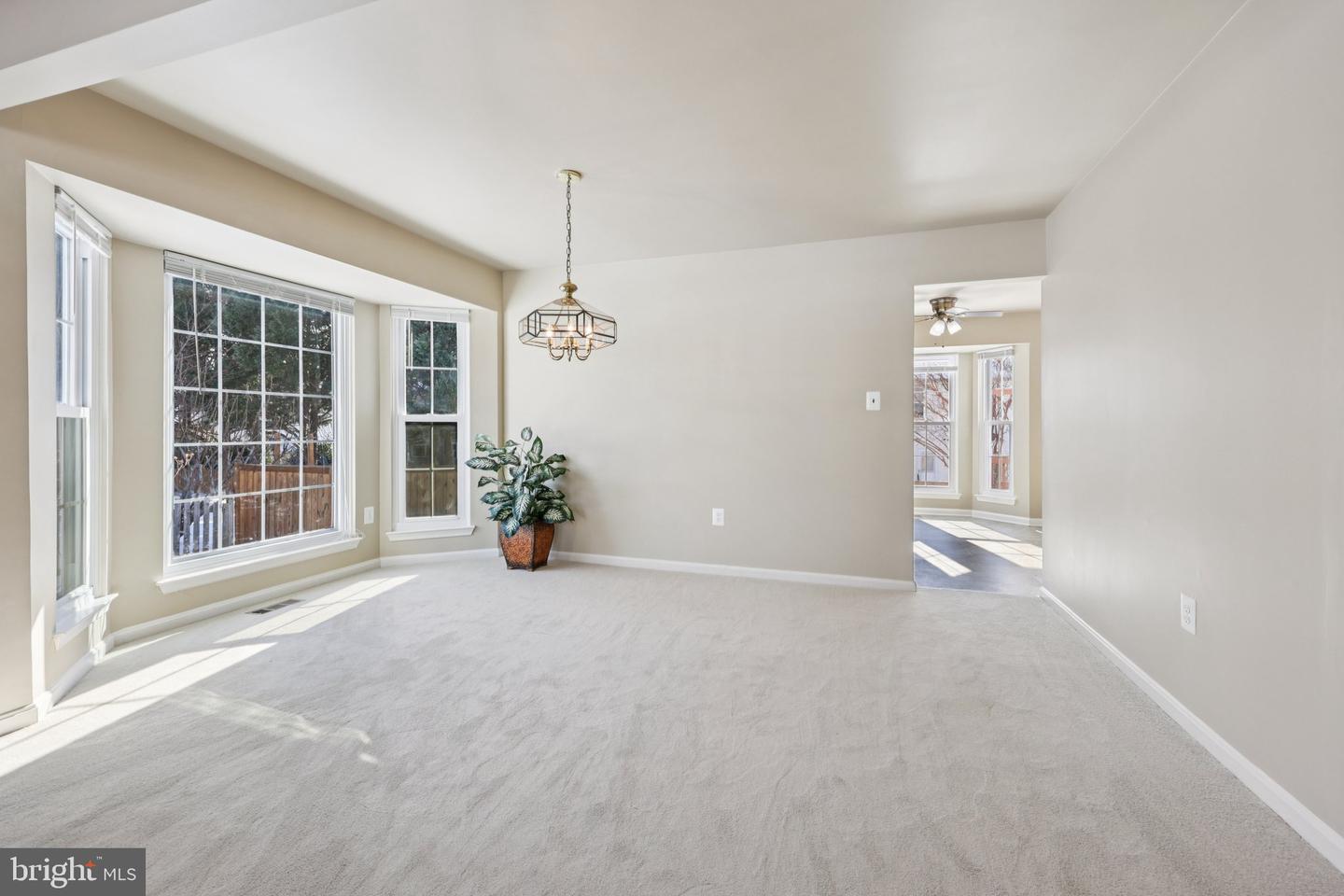 9395 CLOVERHILL CT, MANASSAS, Virginia 20110, 4 Bedrooms Bedrooms, ,2 BathroomsBathrooms,Residential,For sale,9395 CLOVERHILL CT,VAMN2009148 MLS # VAMN2009148