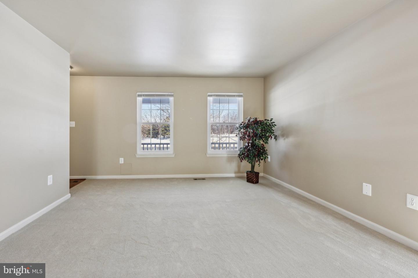 9395 CLOVERHILL CT, MANASSAS, Virginia 20110, 4 Bedrooms Bedrooms, ,2 BathroomsBathrooms,Residential,For sale,9395 CLOVERHILL CT,VAMN2009148 MLS # VAMN2009148