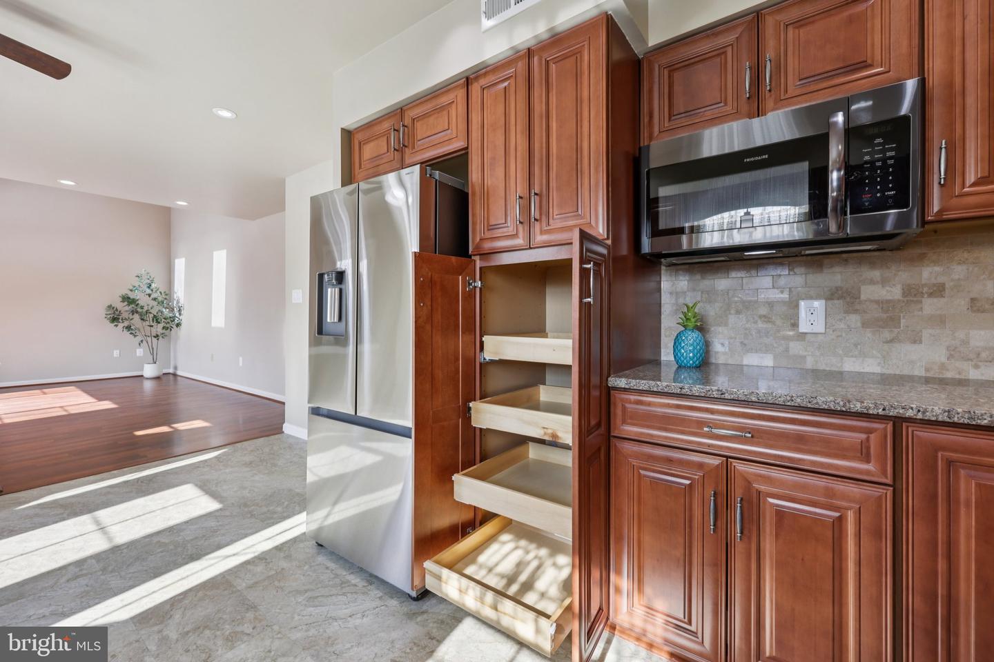 9395 CLOVERHILL CT, MANASSAS, Virginia 20110, 4 Bedrooms Bedrooms, ,2 BathroomsBathrooms,Residential,For sale,9395 CLOVERHILL CT,VAMN2009148 MLS # VAMN2009148