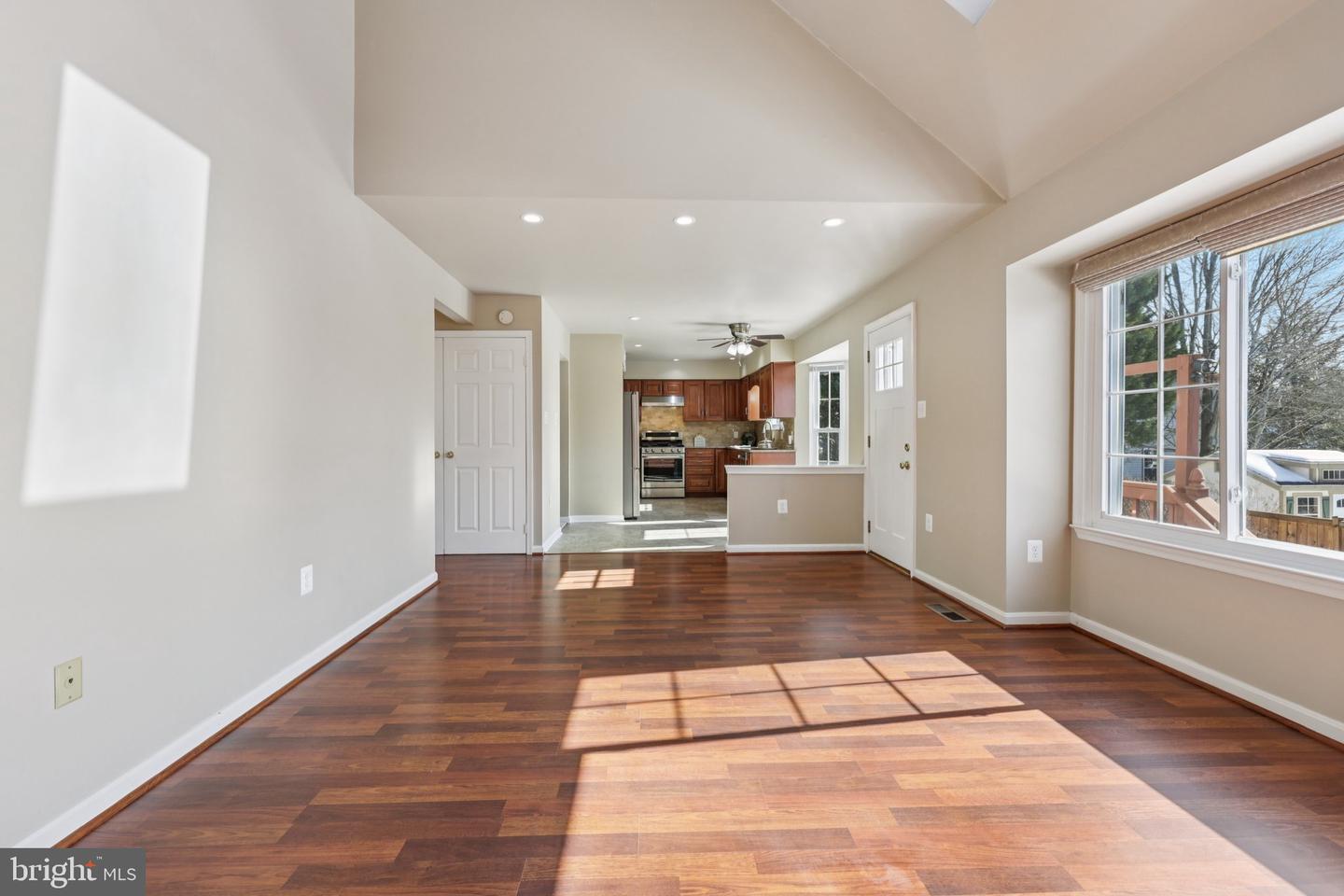 9395 CLOVERHILL CT, MANASSAS, Virginia 20110, 4 Bedrooms Bedrooms, ,2 BathroomsBathrooms,Residential,For sale,9395 CLOVERHILL CT,VAMN2009148 MLS # VAMN2009148