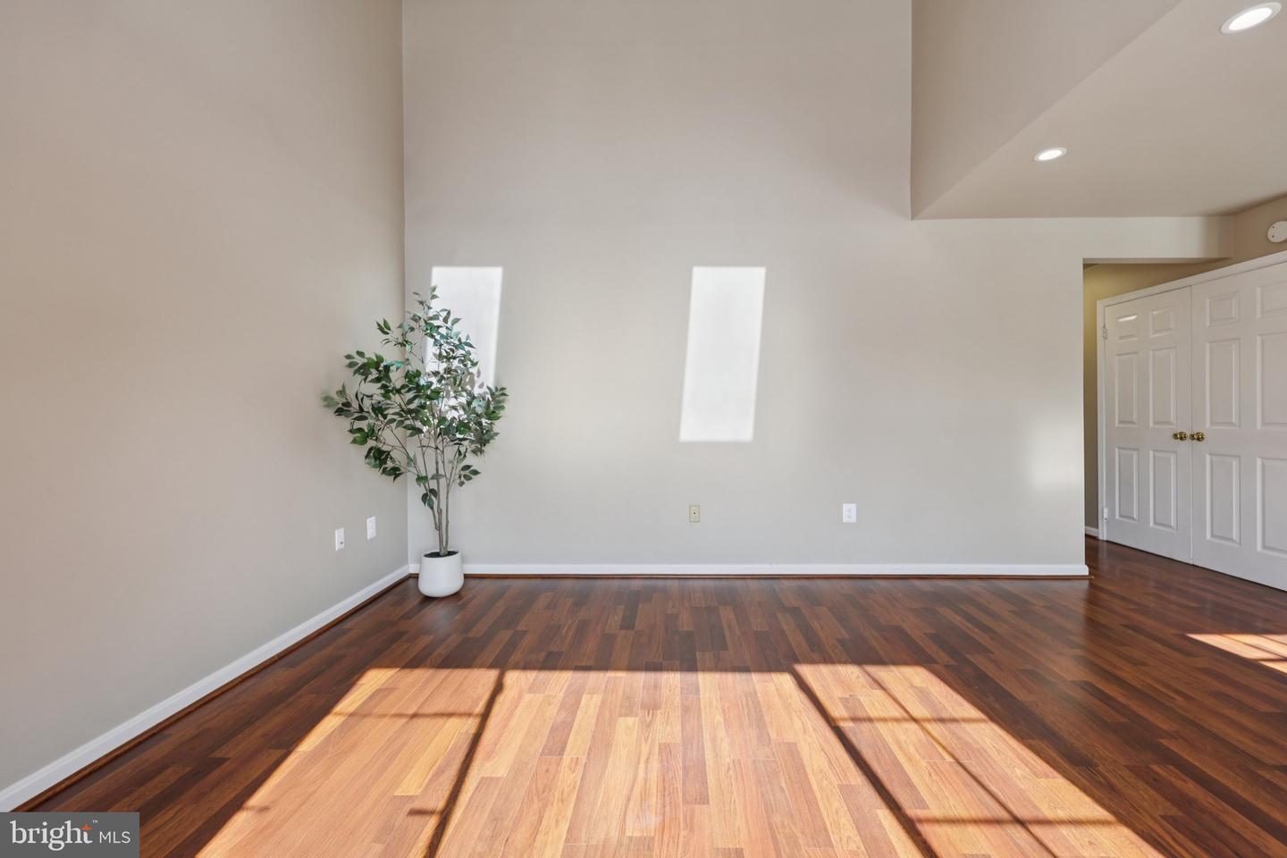 9395 CLOVERHILL CT, MANASSAS, Virginia 20110, 4 Bedrooms Bedrooms, ,2 BathroomsBathrooms,Residential,For sale,9395 CLOVERHILL CT,VAMN2009148 MLS # VAMN2009148