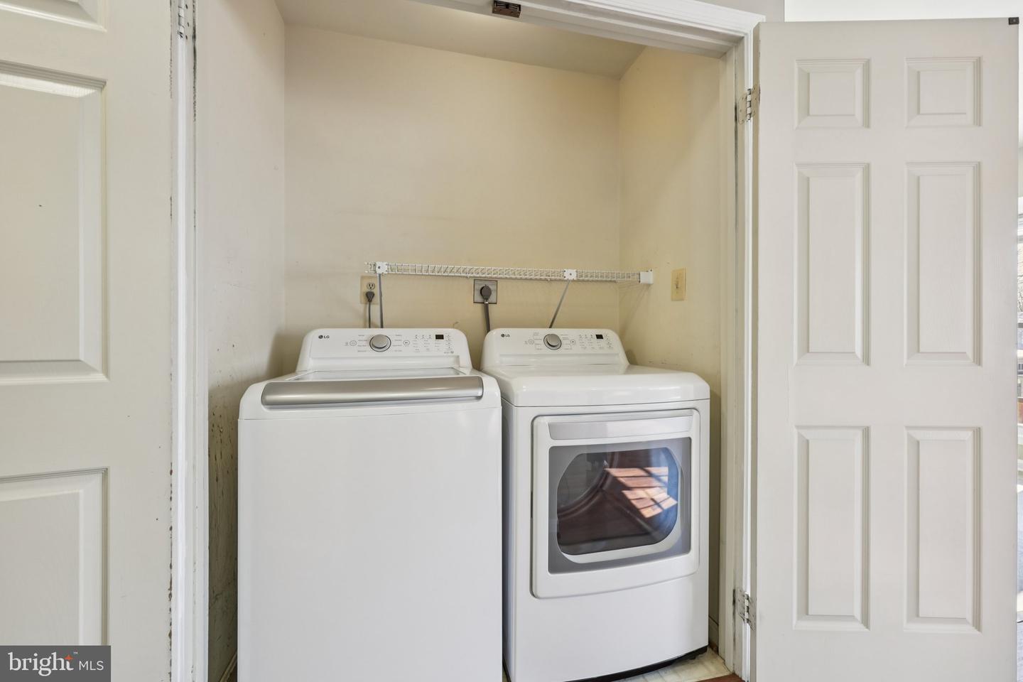 9395 CLOVERHILL CT, MANASSAS, Virginia 20110, 4 Bedrooms Bedrooms, ,2 BathroomsBathrooms,Residential,For sale,9395 CLOVERHILL CT,VAMN2009148 MLS # VAMN2009148