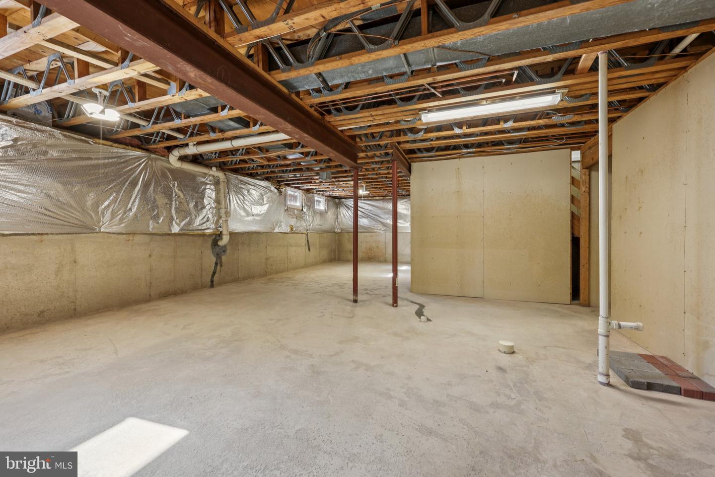 9395 CLOVERHILL CT, MANASSAS, Virginia 20110, 4 Bedrooms Bedrooms, ,2 BathroomsBathrooms,Residential,For sale,9395 CLOVERHILL CT,VAMN2009148 MLS # VAMN2009148