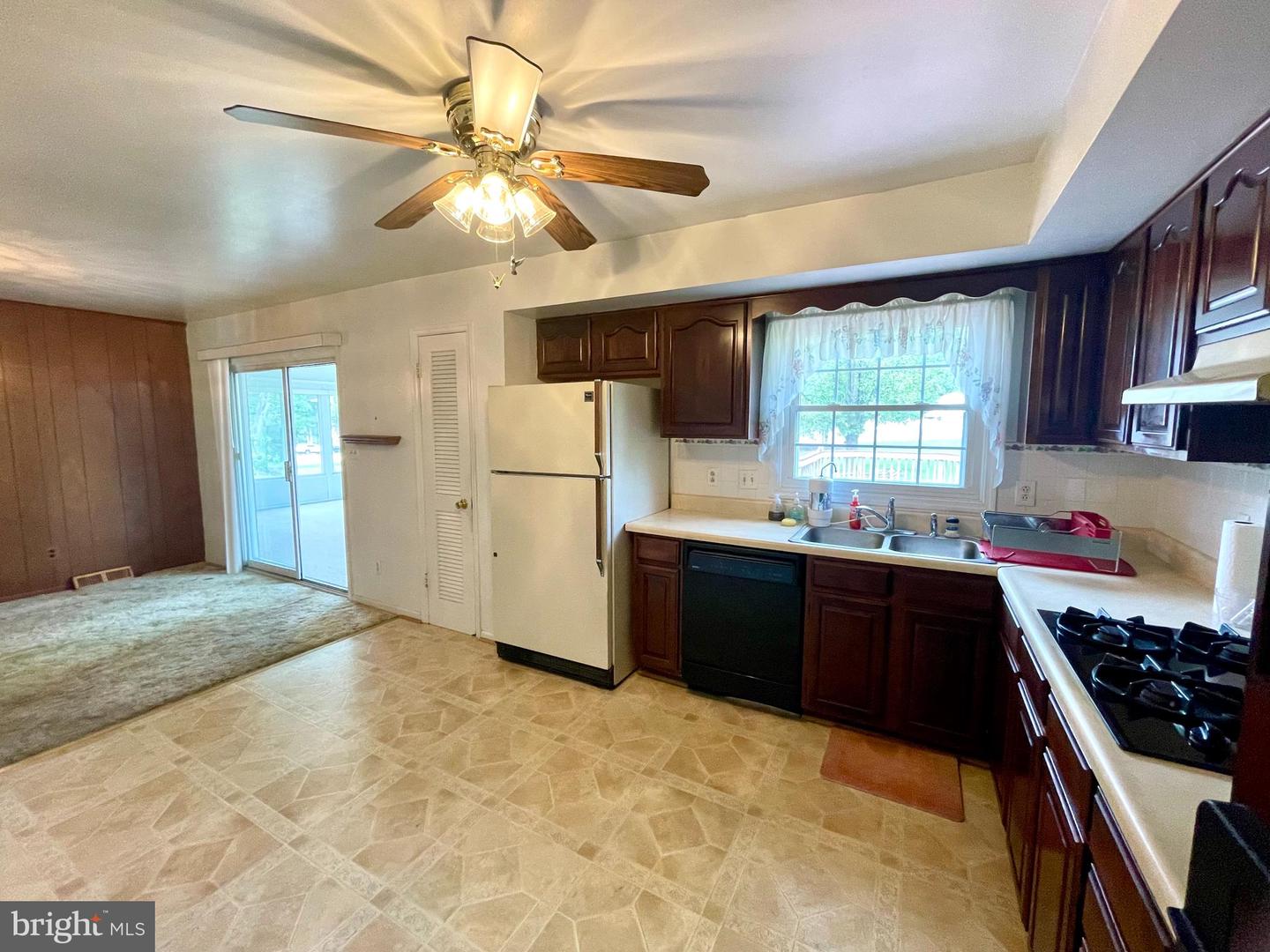 351 CHAPPELL ST, WARRENTON, Virginia 20186, 4 Bedrooms Bedrooms, ,2 BathroomsBathrooms,Residential,For sale,351 CHAPPELL ST,VAFQ2018368 MLS # VAFQ2018368