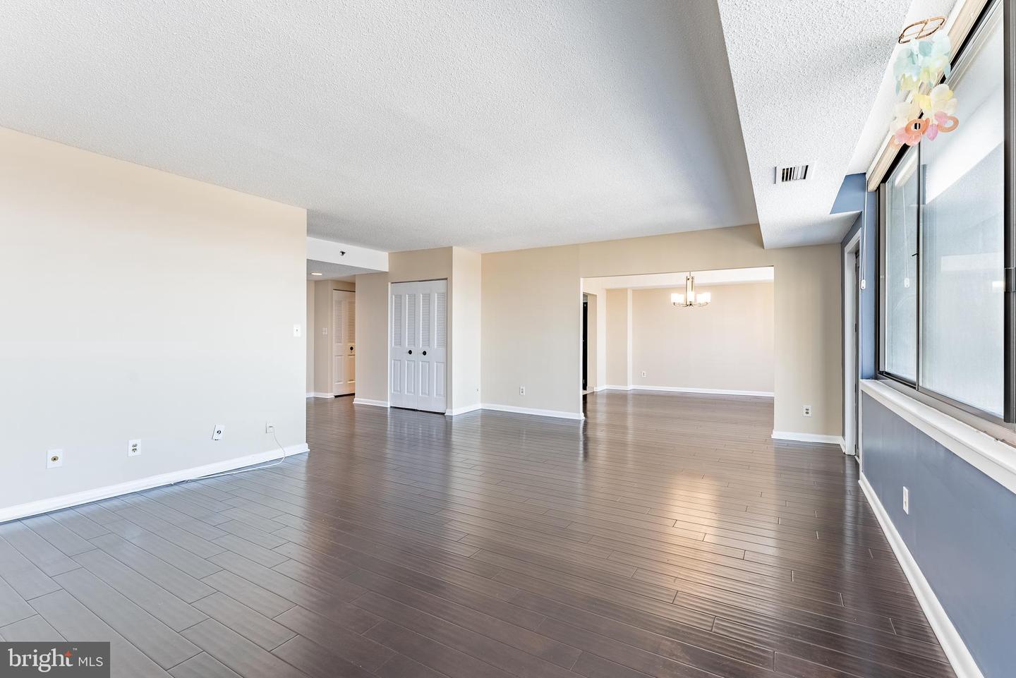 3709 S GEORGE MASON DR #1605E, FALLS CHURCH, Virginia 22041, 3 Bedrooms Bedrooms, ,2 BathroomsBathrooms,Residential,For sale,3709 S GEORGE MASON DR #1605E,VAFX2277094 MLS # VAFX2277094