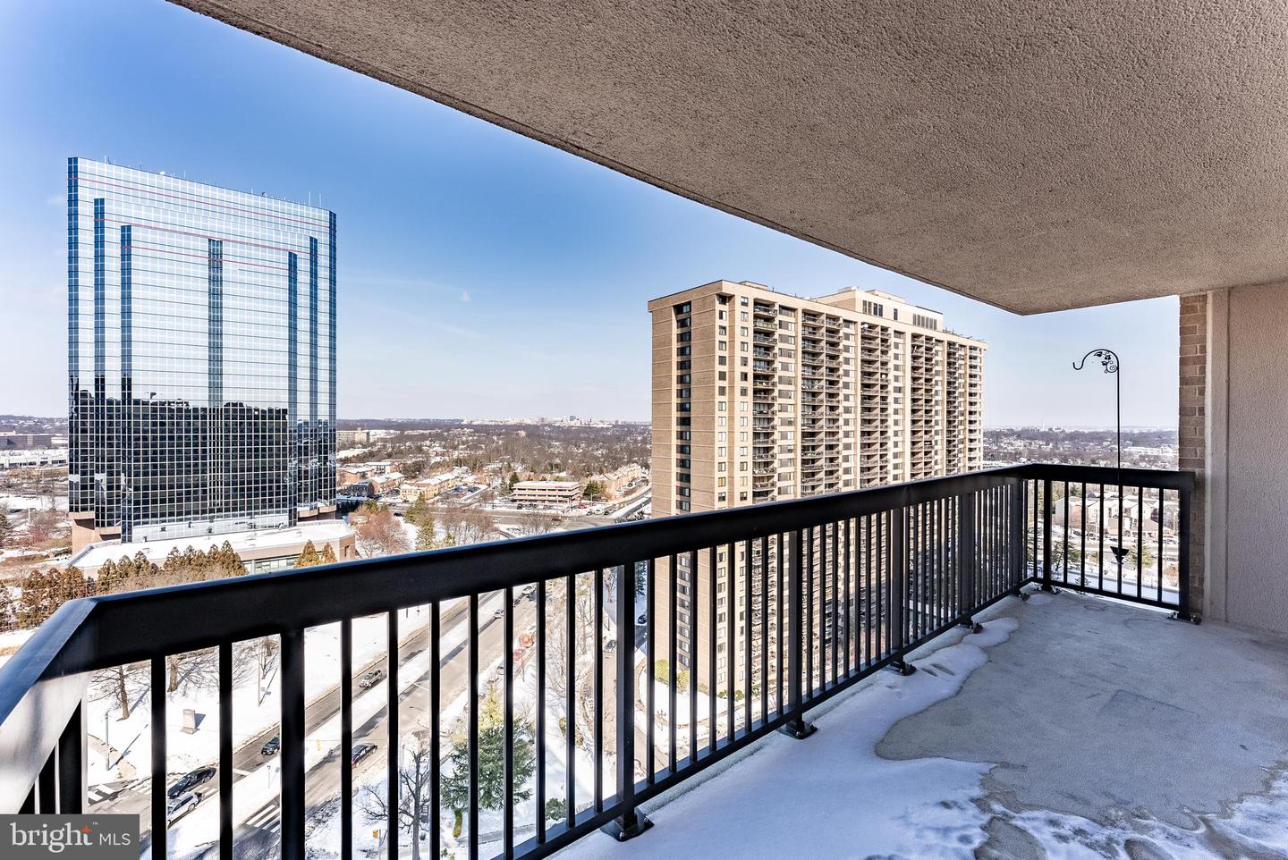 3709 S GEORGE MASON DR #1605E, FALLS CHURCH, Virginia 22041, 3 Bedrooms Bedrooms, ,2 BathroomsBathrooms,Residential,For sale,3709 S GEORGE MASON DR #1605E,VAFX2277094 MLS # VAFX2277094