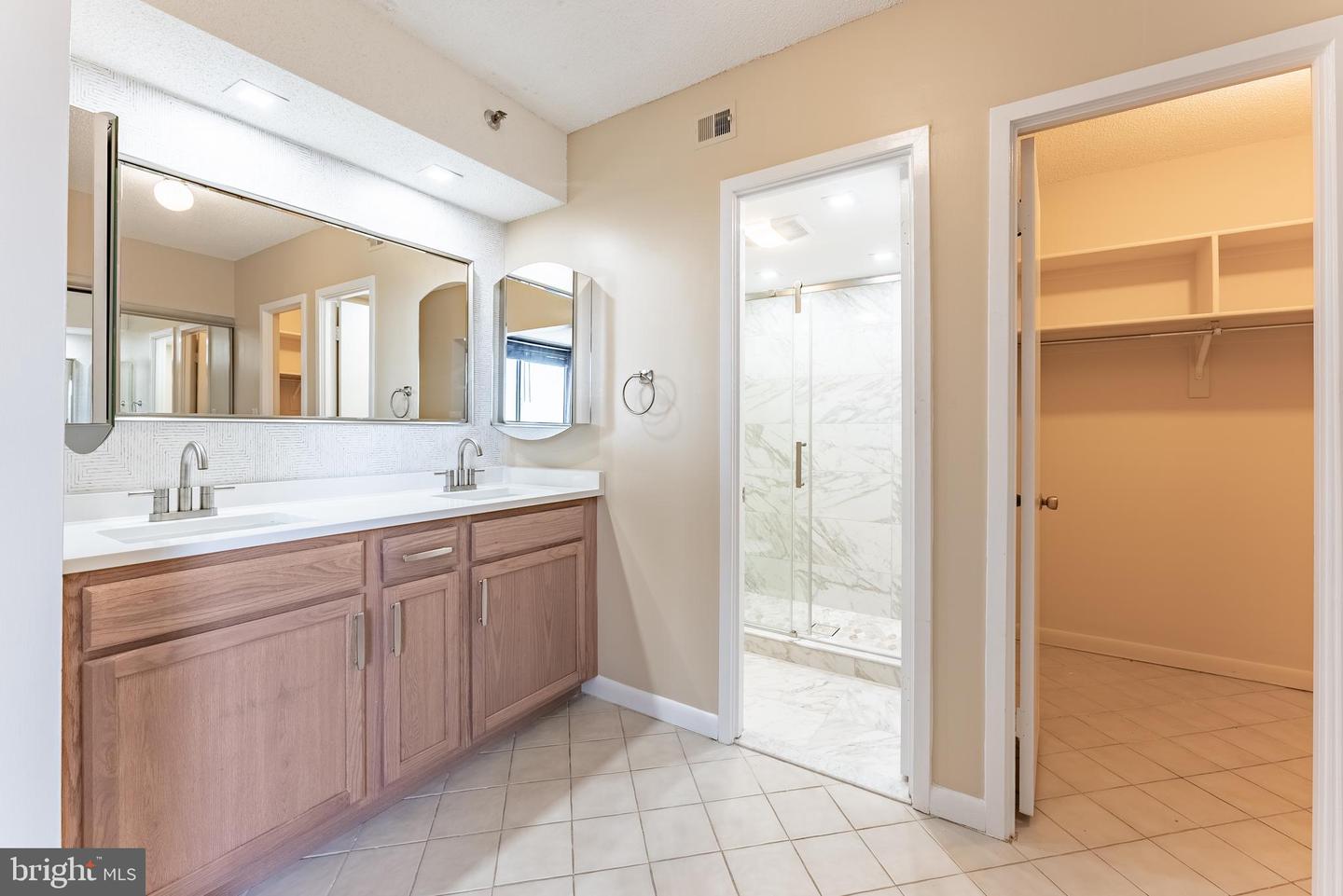 3709 S GEORGE MASON DR #1605E, FALLS CHURCH, Virginia 22041, 3 Bedrooms Bedrooms, ,2 BathroomsBathrooms,Residential,For sale,3709 S GEORGE MASON DR #1605E,VAFX2277094 MLS # VAFX2277094